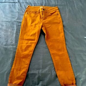 NWOT Old Navy Mustard Rockstar Skinny Jeans - Size 4